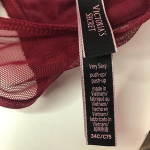 Victoria's Secret Intimates & Sleepwear - Victoria secret very sexy bra Victoria's Secret Intimates & Sleepwear - Victoria secret very sexy bra